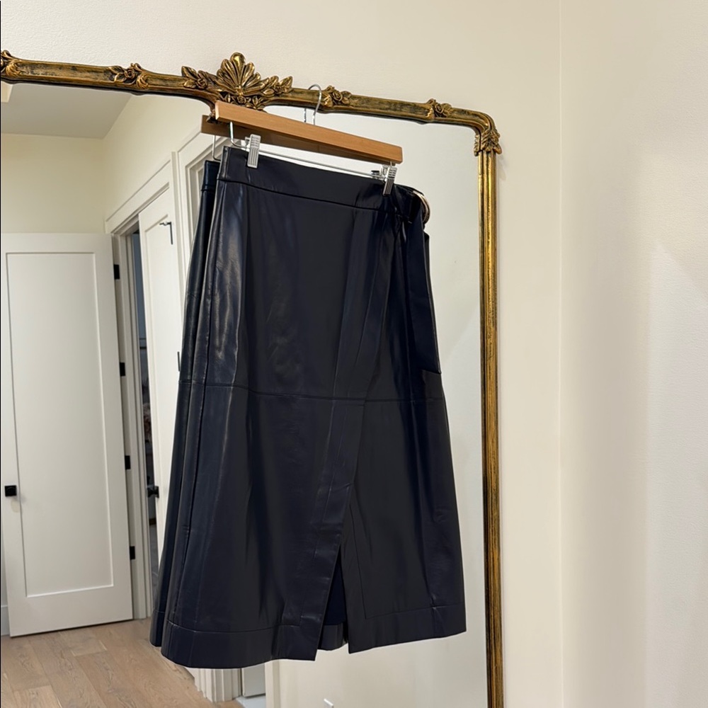 Elegant Black Leather Skirt